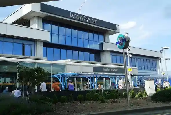 Heathrow Taxis Quote | Cheap Airport Cabs & London Minicabs Transfers Service,London City airport taxi and transfer cars. Cheapest minicab and cabs companies near me. Fixed rates, 24/7 via phone numbers ,local,online,cab,car,services,companies